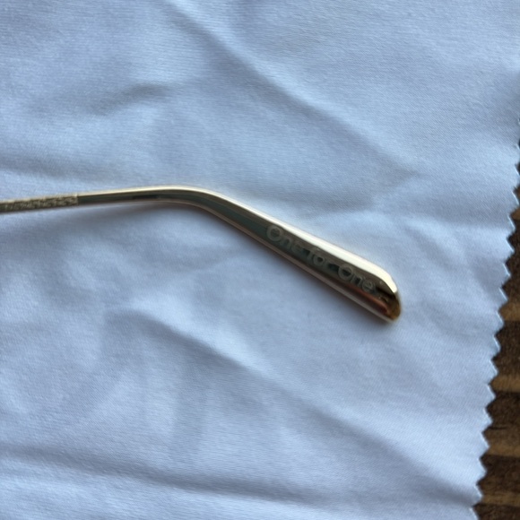 Toms Sawyer Gold Frame Sunglasses, case and cloth. - Picture 3 of 8